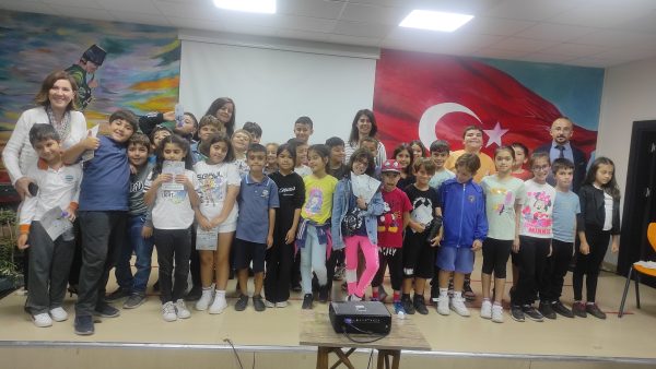 100-yilda-100umuz-her-zaman-gulsun655b4edc6f37a.jpeg