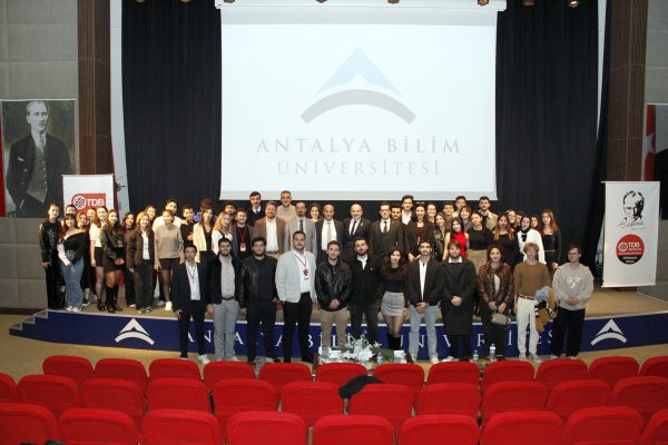 universitemiz-dis-hekimligi-sempozyumuna-ev-sahipligi-yapti6750729d53ffd.jpeg