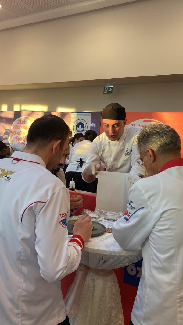 Aşçılık Programı Öğrencilerimizin Başarısı