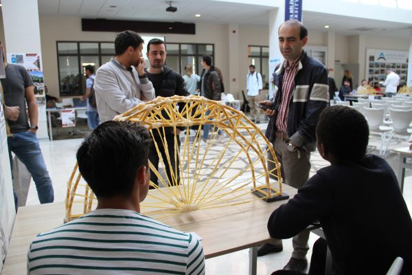 ABÜ’DE 2. GELENEKSEL SPAGETTİ KÖPRÜ YARIŞMASI DÜZENLENDİ