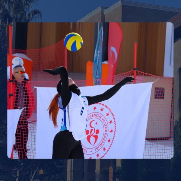 Antalya'nın Sıcağından Erzurum'un Soğuğuna ABÜ Kar Voleybolu Takımı Destan Yazdı!