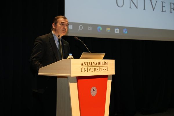 Üniversitemiz Ev Sahipliğinde Gerçekleşen Aziz Brigid Günü Özel Film Gösterimi Büyük İlgi Gördü