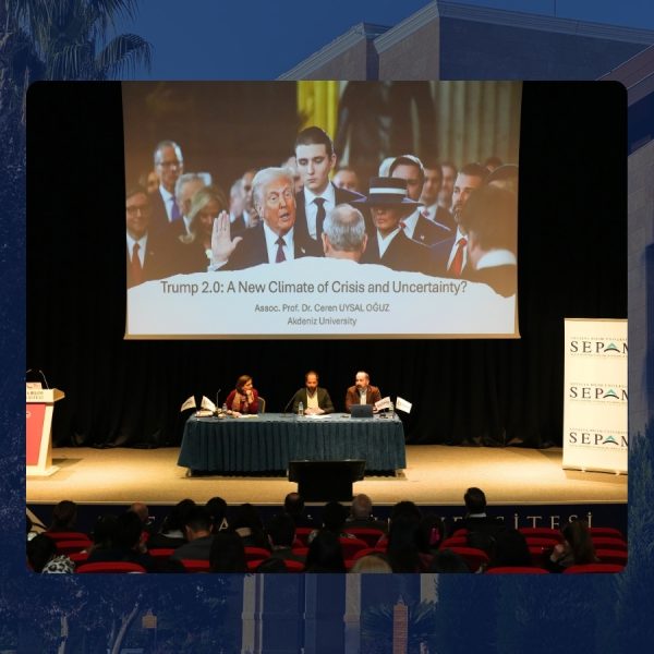 Üniversitemizde "Belirsizlik Çağında ABD'yi Anlamak" Konferansı Gerçekleştirildi