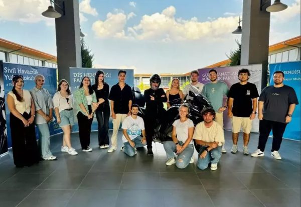 Motosiklet tutkunu rektörün gülümseten anısı: Üniversiteye alınmadı, güvenlik noktasından kaçtı