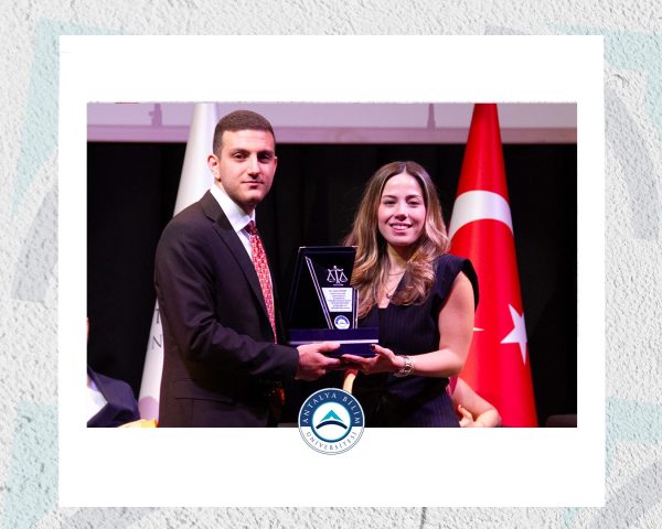 Antalya Bilim Üniversitesi’nde “Geleceğin Hukukçuları Zirvesi” Coşkusu