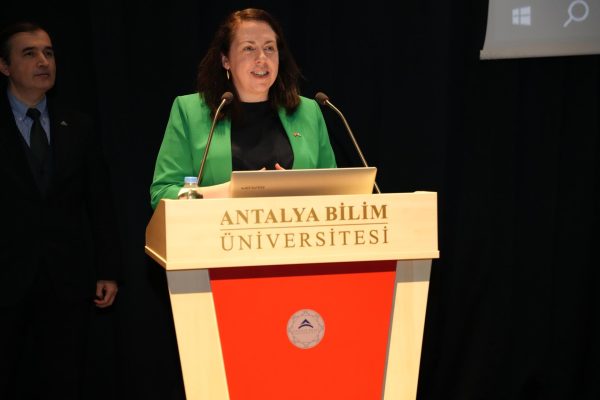 Üniversitemiz Ev Sahipliğinde Gerçekleşen Aziz Brigid Günü Özel Film Gösterimi Büyük İlgi Gördü