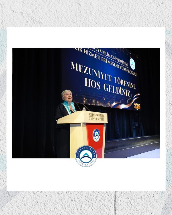 Mezuniyet Törenlerimizin 4. Gününde Sağlık Hizmetleri Meslek Yüksekokulu Mezunlarımızı Uğurladık