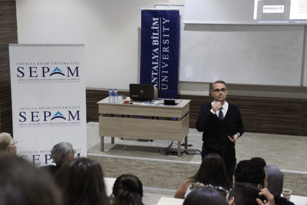 Çatışma Çözümü ve Kriz Yönetimi Dairesi Genel Müdürü Büyükelçi Burak Akçapar SEPAM’a konuk oldu