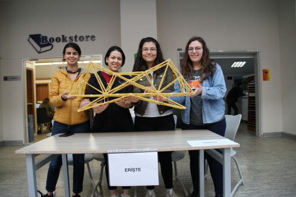 ABÜ’DE 2. GELENEKSEL SPAGETTİ KÖPRÜ YARIŞMASI DÜZENLENDİ
