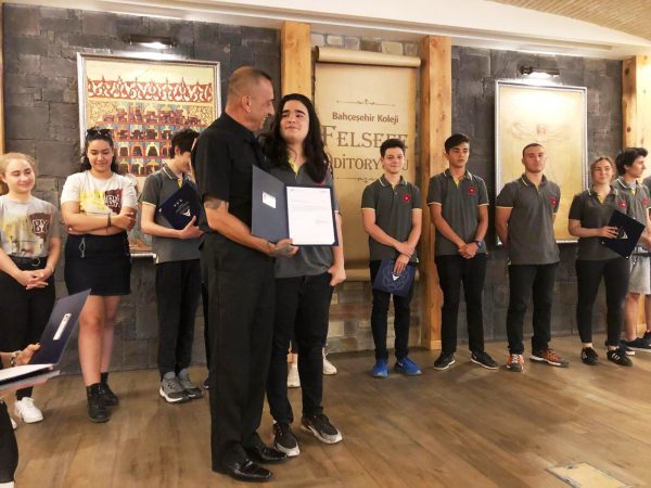 Bahçeşehir Fen ve Teknoloji Lisesi İHA1 Sertifika Töreni