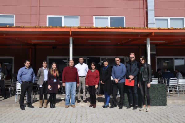 abu-mimarlik-bolumu-2-sinif-tasarim-studyosu-ogrencileri-teknik-gezi-yapti5c7d26dd67da9.jpeg