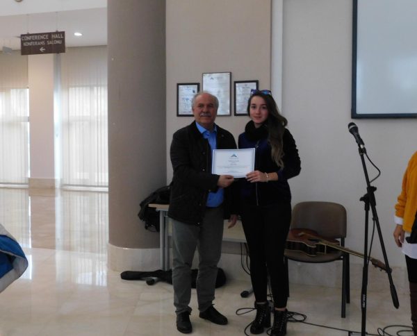 yuksek-onur-ve-onur-belgelerinin-takdim-edilmesi5df395130c744.jpeg
