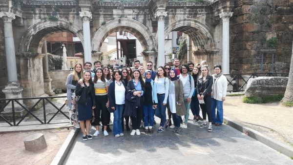 mimarlik-bolumu-arc-4653-anadolu-da-yerel-mimarlik-dersi-kaleici-teknik-gezisi5c9891f906d01.jpeg