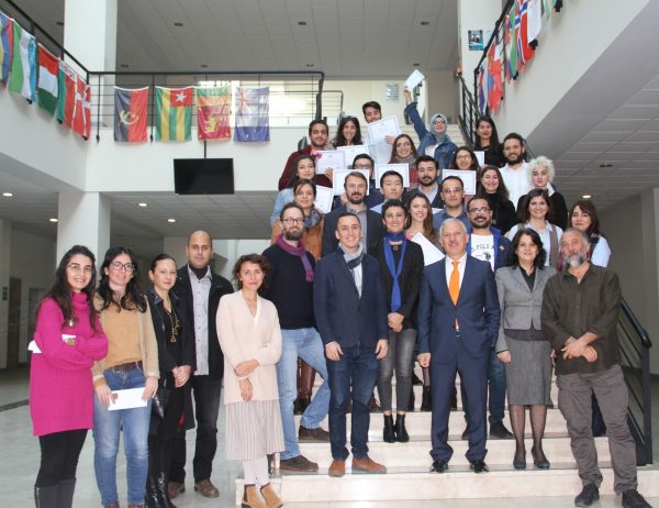 abu-mimarlik-ogrencilerinden-yil-sonu-sergisi-15b4f5498d3ca1.jpeg