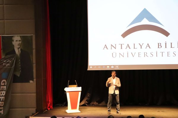 antalya-bilim-universitesi-1-tasarim-festivali-tamamlandi5af4710bc1c6f.jpeg