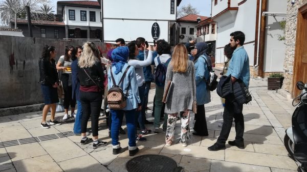mimarlik-bolumu-arc-4653-anadolu-da-yerel-mimarlik-dersi-kaleici-teknik-gezisi5c9891ffb53fe.jpeg