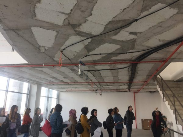 iaed-3001-dersi-ogrencileri-arden-plaza-ve-cevresinde-tasarim-dersleri-icin-analiz-ve-anket-calismasi-yaptilar5c7d1e0fe68fb.jpeg