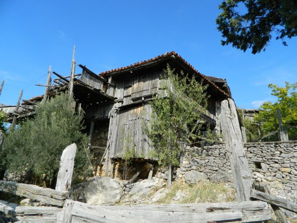 mimarlik-bolumu-ogrencilerinin-arc-461-restorasyon-ve-koruma-projesi-ve-arc-4653-anadolu-da-yerel-mimarlik-dersleri-kapsamindaki-akseki-gezisi5def8804d5a76.jpeg