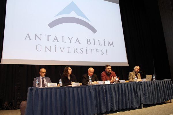 antalya-bilim-universitesi-nde-immanuel-kant-konferansi67485feec2d09.jpeg