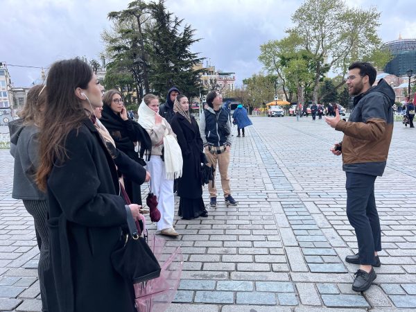 siyaset-bilimi-ve-uluslararasi-iliskiler-ogrencilerinden-istanbul-a-akademik-ve-kulturel-gezi6a030265bb4c4.jpeg