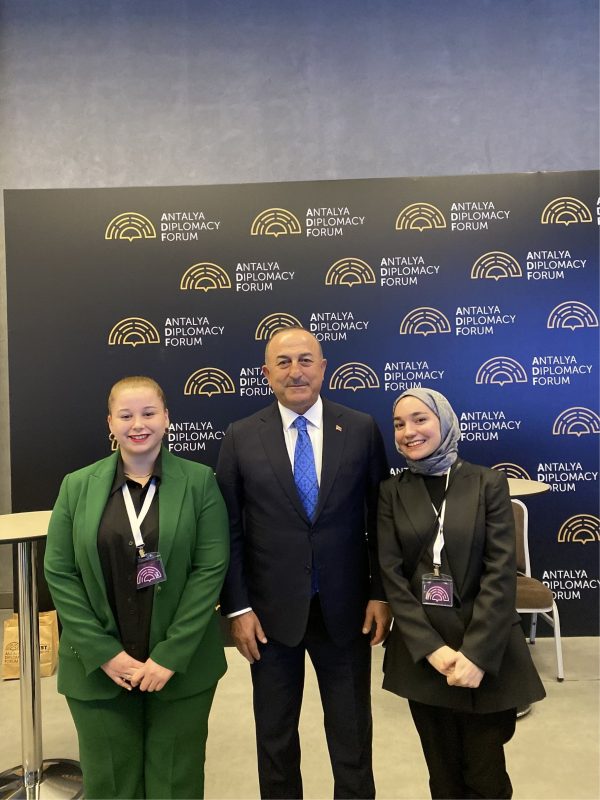 ogrencilerimiz-antalya-diplomasi-forumu-na-katilim-sagladi6602adbc63b76.jpeg