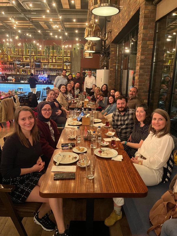 iisbf-fakultesi-ogretim-uyeleri-iftar-yemeginde-bulustu69c26ad9623e7.jpeg