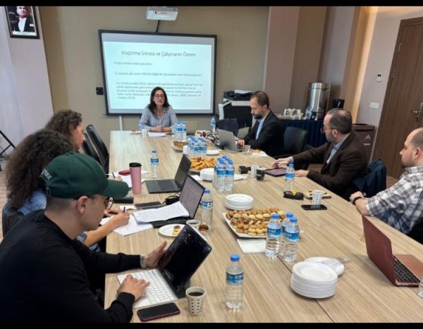 dis-politikanin-kulturel-temelleri-baslikli-projenin-bulgularina-iliskin-calistay-gerceklestirildi67fccf71a474d.jpeg