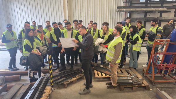 makine-muhendisligi-ogrencilerin-ake-teknik-gezisi657fde093f345.jpeg
