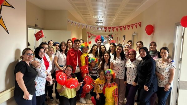 bir-hediye-de-sen-ver-23-nisan668644d6e064a.jpeg