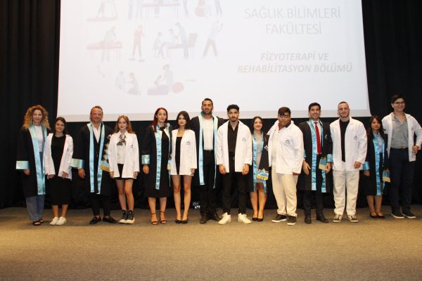 2024-2025-egitim-ogretim-yili-beyaz-onluk-giyme-toreni672a279947a5a.jpeg