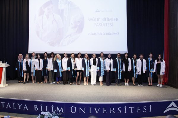 2024-2025-egitim-ogretim-yili-beyaz-onluk-giyme-toreni672a2794317cf.jpeg
