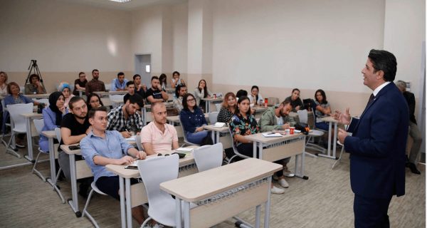 dosemealti-belediye-baskani-sayin-turgay-genc-universitemizi-ziyaret-etti5db1a36484073.png