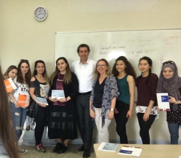 sn-baki-karacay-avrupa-birligi-projeleri-hakkinda-ogrencilerimize-bilgi-verdi5b588d8d2a291.jpeg