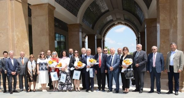 farkli-ulkelerin-konsoloslari-ogrencilerimizle-bulustular5b58904eb75cb.jpeg