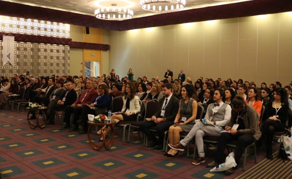 abu-yabanci-diller-yuksekokulu-ingilizce-ogretimi-konferansi5c7e34312930a.jpeg