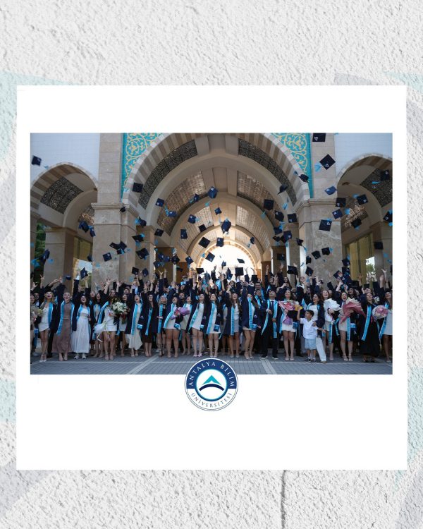 Antalya Bilim Üniversitesi Mezunlarını Yeni Kariyer Yolculuklarına Uğurladı